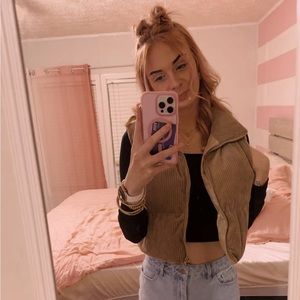 Meet your Posher, Carys